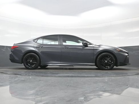 Used 2025 Toyota Camry SE FWD image 33