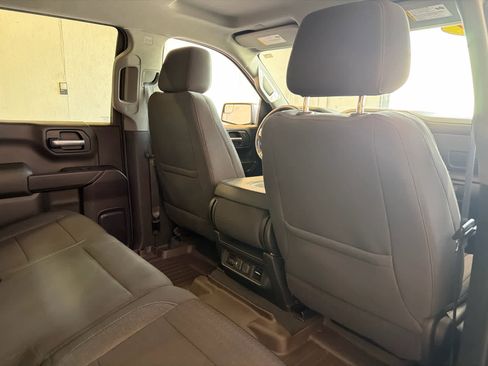 Used 2021 Chevrolet Silverado 1500 LT RWD image 29