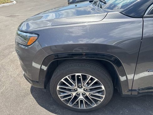 Used 2022 Jeep Compass Limited w/ Elite Group AWD/4WD image 9