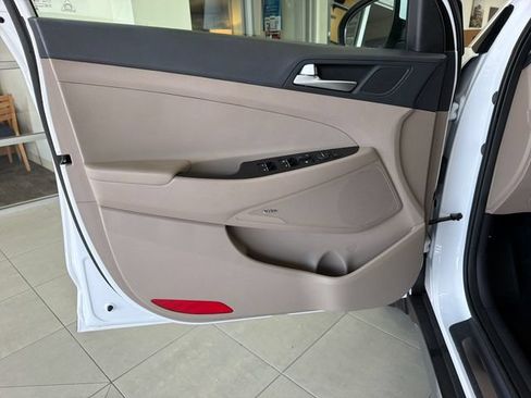 Used 2019 Hyundai Tucson Limited FWD image 12