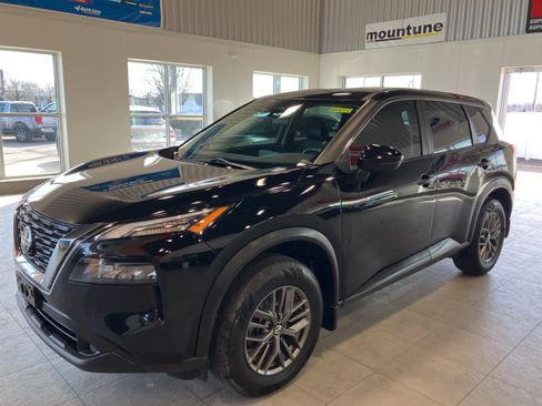 Used 2021 Nissan Rogue S image 1