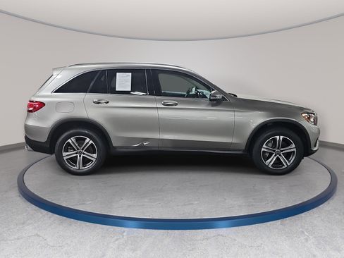 Used 2019 Mercedes-Benz GLC 300 4MATIC image 4