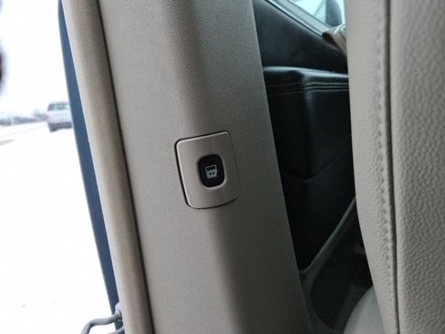 Used 2013 Chrysler Town & Country Touring-L w/ Entertainment Group #2 image 31