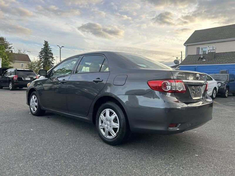 Used 2013 Toyota Corolla L FWD image 6