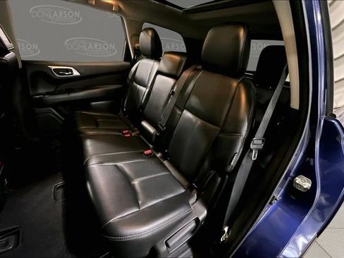 Used 2018 Nissan Pathfinder S image 14