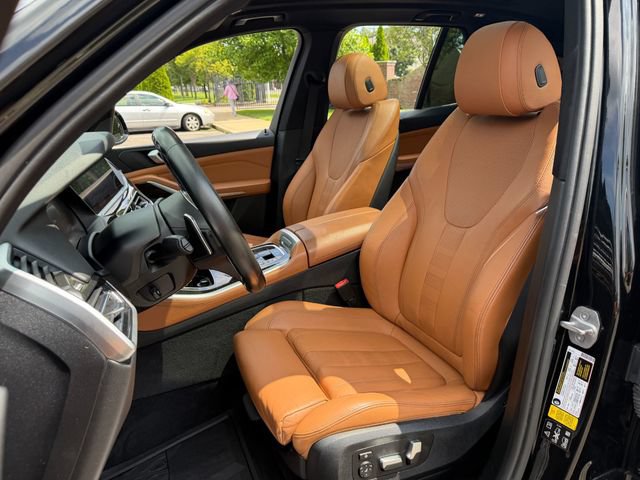 Used 2019 BMW X5 xDrive40i w/ M Sport Package AWD/4WD image 7