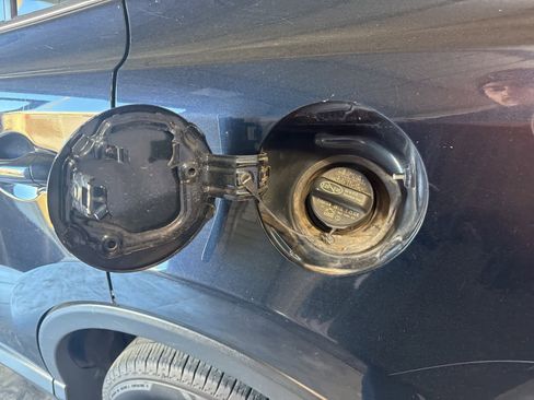 Used 2017 Toyota RAV4 XLE w/ Carpet Mat Package image 10