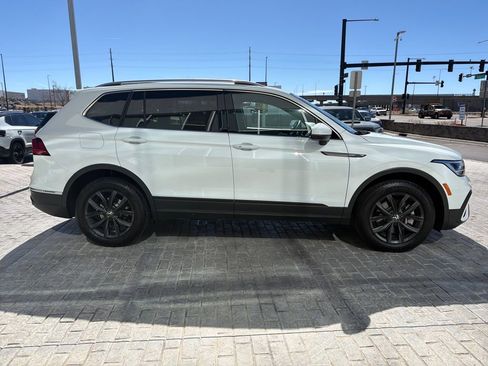 Certified 2024 Volkswagen Tiguan SE image 8