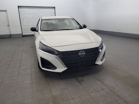 Used 2025 Nissan Altima 2.5 SV FWD image 14