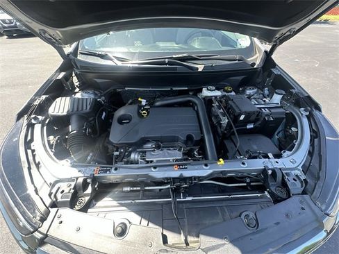 Used 2023 Chevrolet Equinox LS w/ Sport Edition image 17