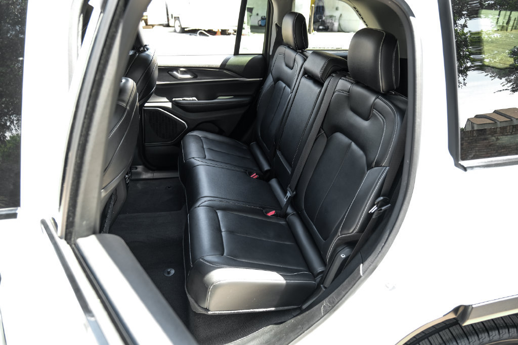 Used 2022 Jeep Grand Cherokee Limited RWD image 50