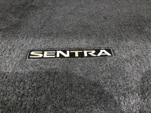 Used 2022 Nissan Sentra SR w/ SR Premium Package image 37