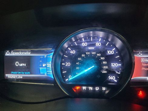 Used 2016 Ford Explorer XLT w/ Equipment Group 202A AWD/4WD image 23