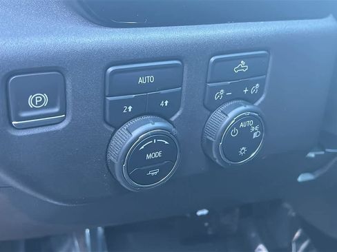 Used 2023 Chevrolet Silverado 1500 LT image 16