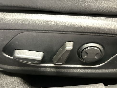 Used 2021 Hyundai Elantra Limited image 22