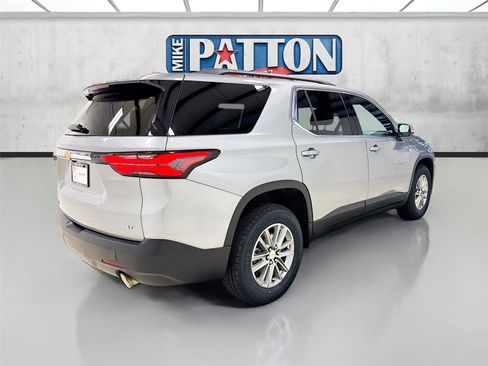 Used 2023 Chevrolet Traverse LT FWD image 7
