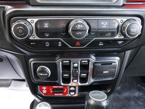 Used 2022 Jeep Gladiator Rubicon w/ Trailer Tow Package image 28