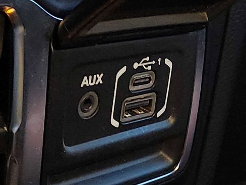 Used 2023 Jeep Gladiator Sport image 24