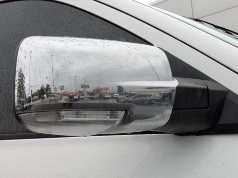 Used 2017 RAM 1500 Laramie w/ Convenience Group image 11