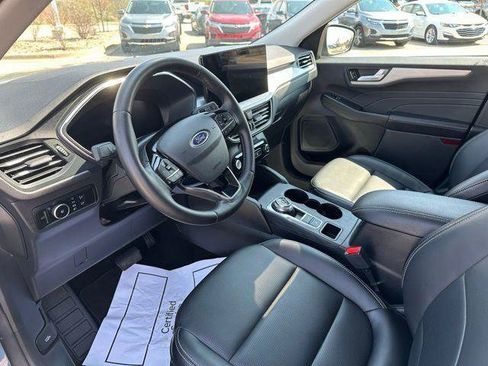 Used 2025 Ford Escape Platinum AWD/4WD image 21