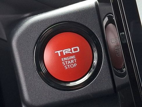 Used 2025 Toyota 4Runner TRD Off-Road Premium AWD/4WD image 22