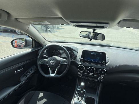 Used 2025 Nissan Sentra SV FWD image 33