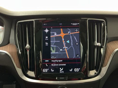 Used 2022 Volvo S60 B5 Inscription image 11