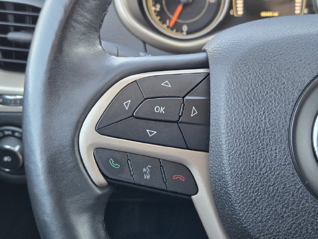 Certified 2016 Jeep Cherokee Latitude FWD image 35