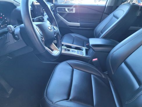Used 2024 Ford Explorer XLT w/ Equipment Group 202A image 10
