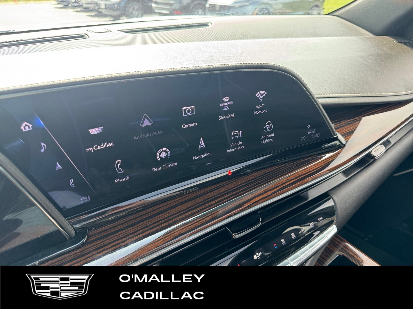 Used 2023 Cadillac Escalade ESV Premium Luxury AWD/4WD image 20