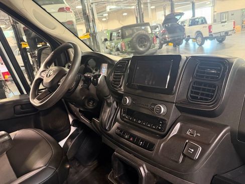 Used 2025 RAM ProMaster 2500 w/ Convenience Group FWD image 26