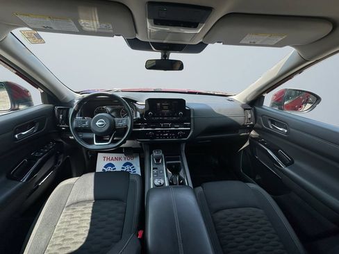 Used 2022 Nissan Pathfinder SV AWD/4WD image 10