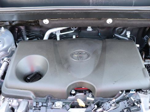 Used 2025 Toyota RAV4 XLE image 44