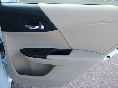 Used 2015 Honda Accord EX-L image 19