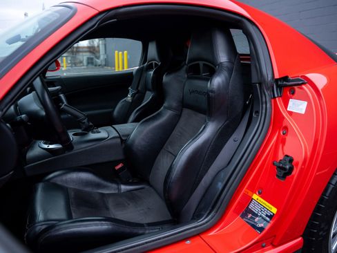 Used 2006 Dodge Viper SRT-10 image 3