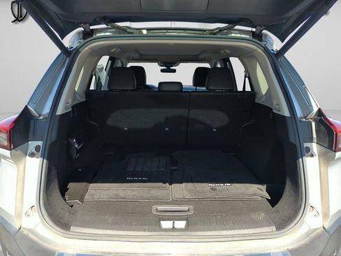 Certified 2022 Nissan Rogue Platinum w/ Head-Up Display Package FWD image 17