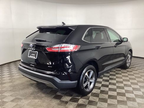 Used 2023 Ford Edge SEL w/ Convenience Package image 2