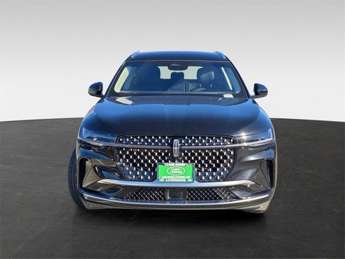 Used 2024 Lincoln Nautilus Reserve image 2