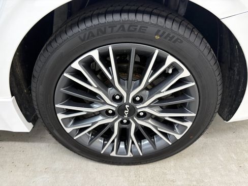 Used 2023 Kia Forte GT-Line w/ GT-Line Premium Package FWD image 30