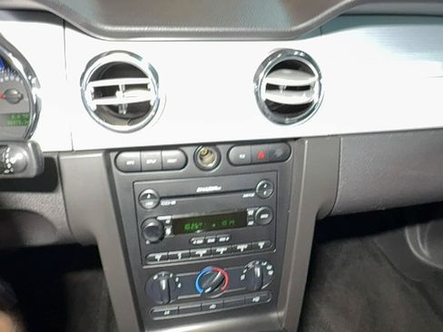 Used 2005 Ford Mustang GT RWD image 19