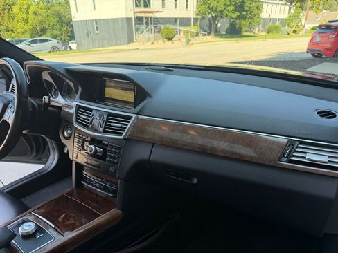 Used 2012 Mercedes-Benz E 350 4MATIC Sedan image 20