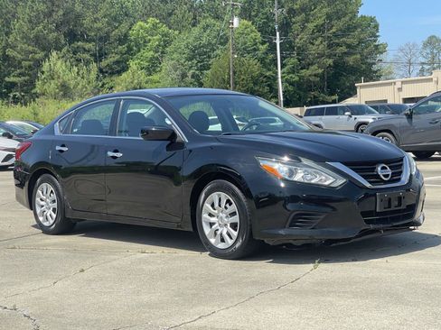 Used 2018 Nissan Altima 2.5 S w/ S Convenience Package FWD image 1