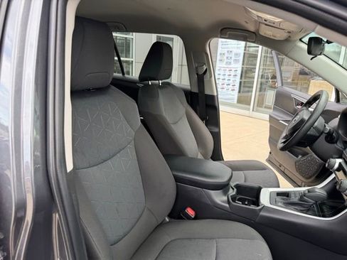 Used 2025 Toyota RAV4 XLE image 30
