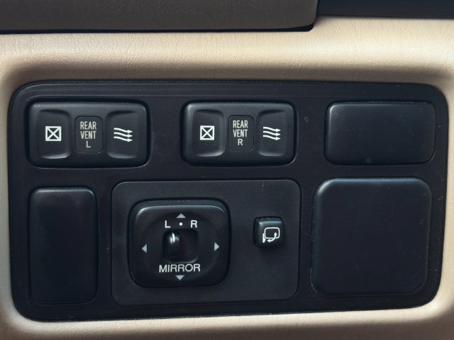 Used 2001 Lexus LX 470 4WD image 27