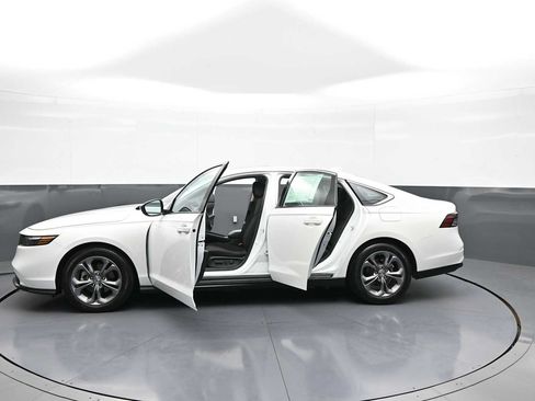 Used 2024 Honda Accord EX image 42