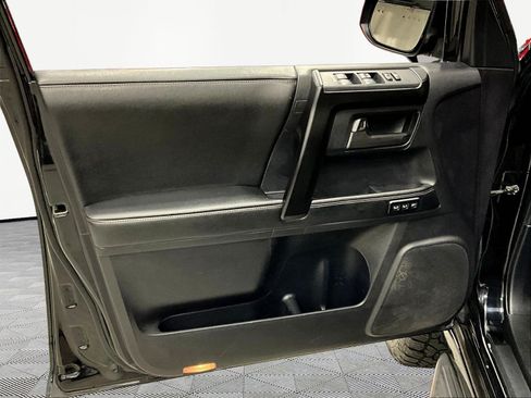 Used 2014 Toyota 4Runner Limited AWD/4WD image 20