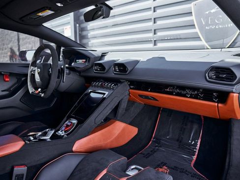 Used 2024 Lamborghini Huracan Tecnica image 44