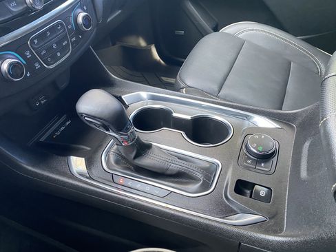 Used 2023 Chevrolet Traverse Premier image 30