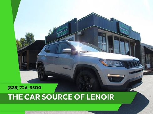 Used 2018 Jeep Compass Latitude w/ Popular Equipment Group FWD image 1