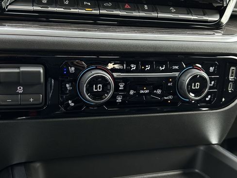 Used 2025 Chevrolet Silverado 2500 LTZ w/ LTZ Convenience Package image 23